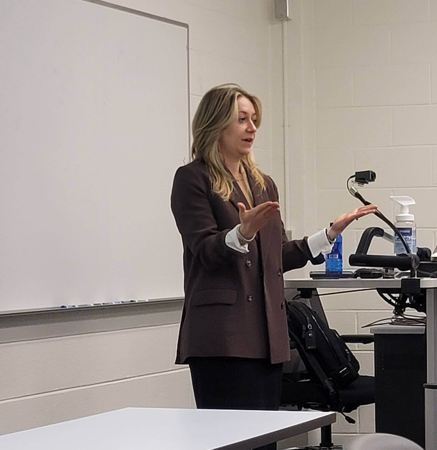 Attorney Kate Johnson teaches students.