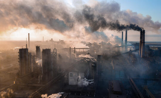 Air pollution from industrial plant