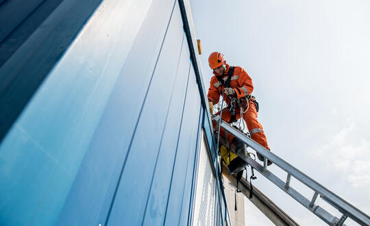 Construction worker on building 