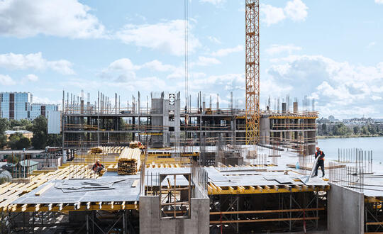 Arbitrate or litigate? The decision you hope has no bearing on your construction project