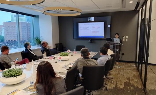Seiko Okada speaks at the Japanese External Trade Organization’s IP Group seminar.